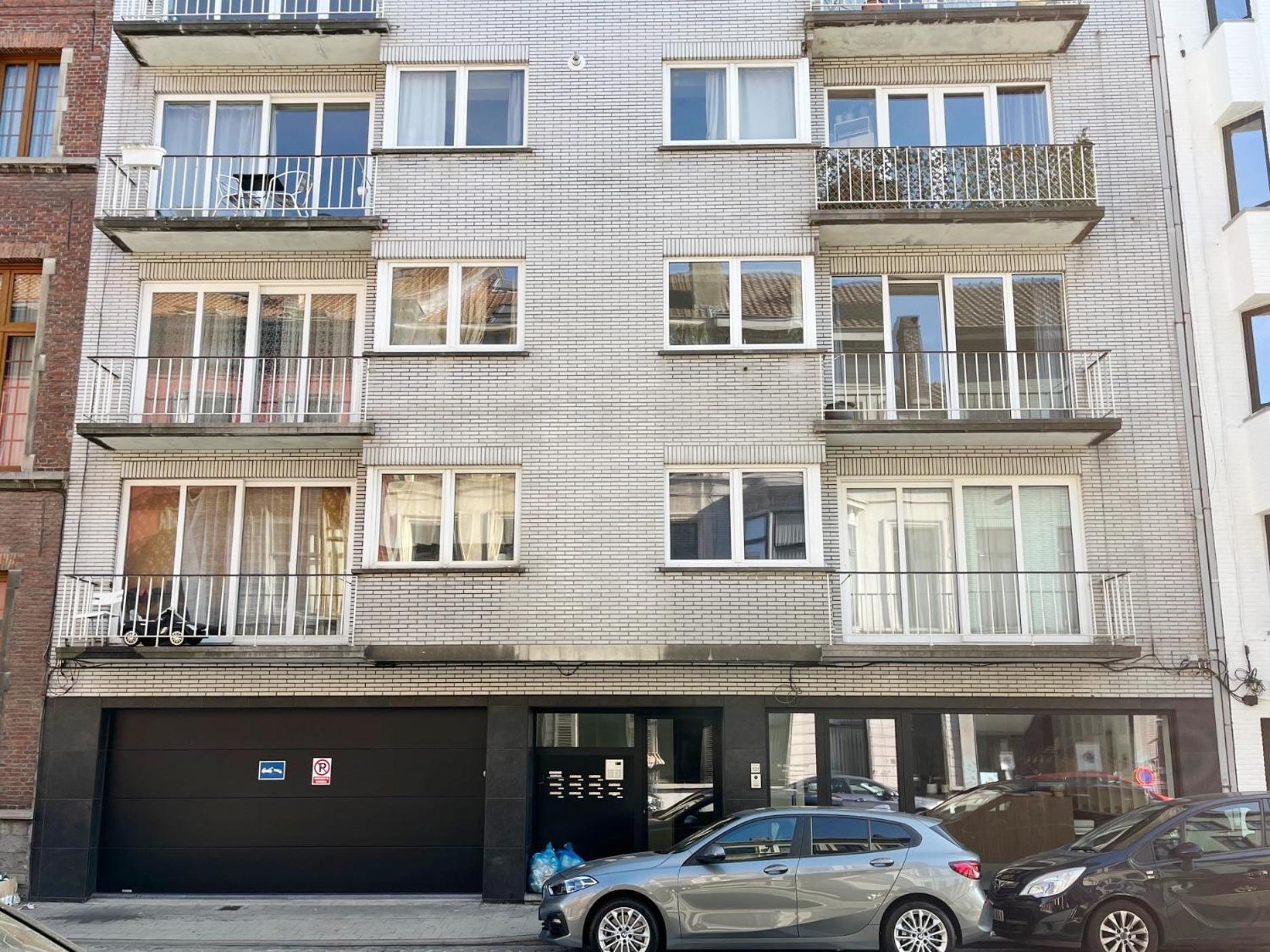 Trendy & Sunny Apartment In Гент Екстер'єр фото